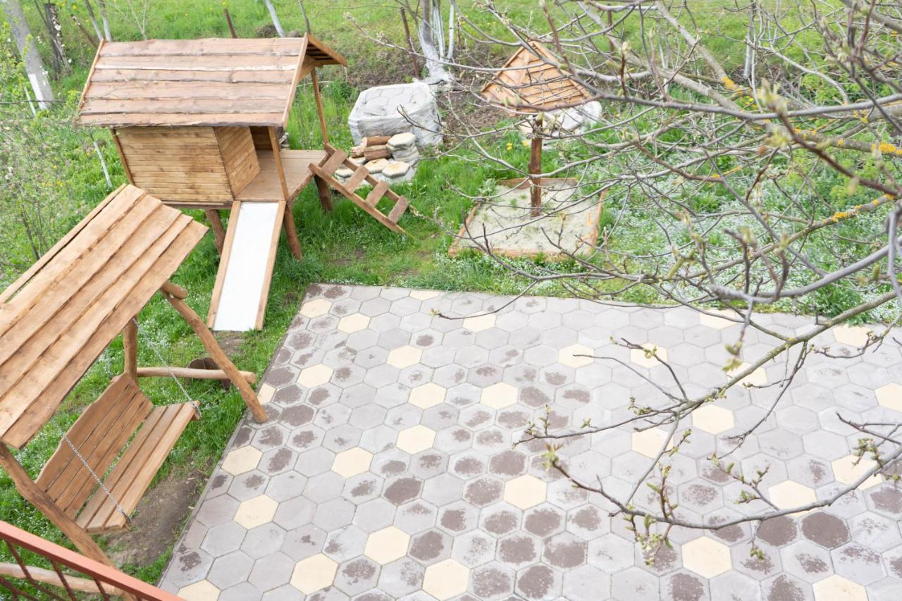 Садиба В Пані Рузі Skole Luaran gambar